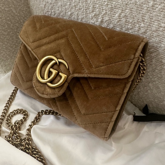 GUCCI Velvet Matelasse GG Marmont Chain Wallet - Picture 10 of 16